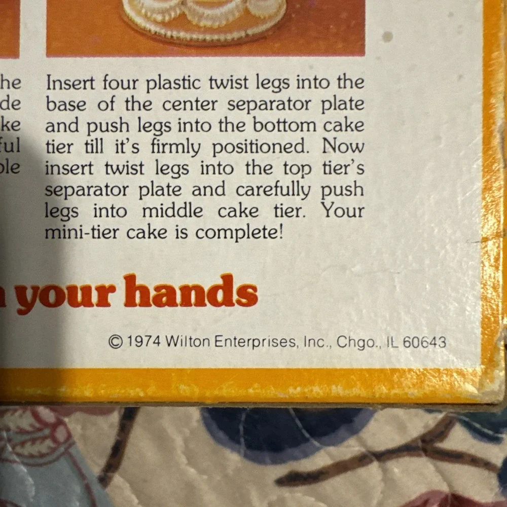 Vtg Wilton Cake Decorating Set READ